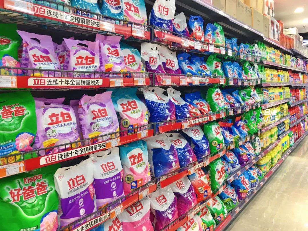 合浦商業新地標！XX大型超市盛大開業，日用百貨區人潮涌動，福利引爆全城